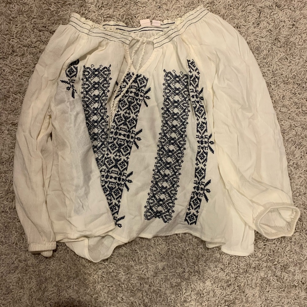Size small white and navy long sleeve crew neck